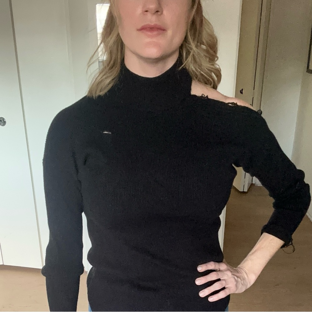 Guess Women’s Black Cold Shoulder Turtleneck XS - Picture 6 of 6
